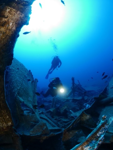 Poco Naufragio (Wreck), Amarilla